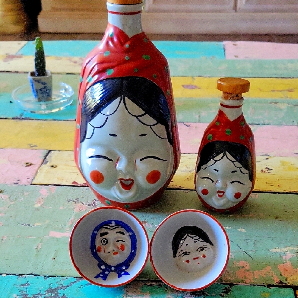 Sake Decanters With Cups